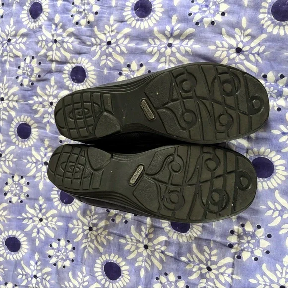 Aetrex Berries EUC Size 9.5 - Picture 4 of 4